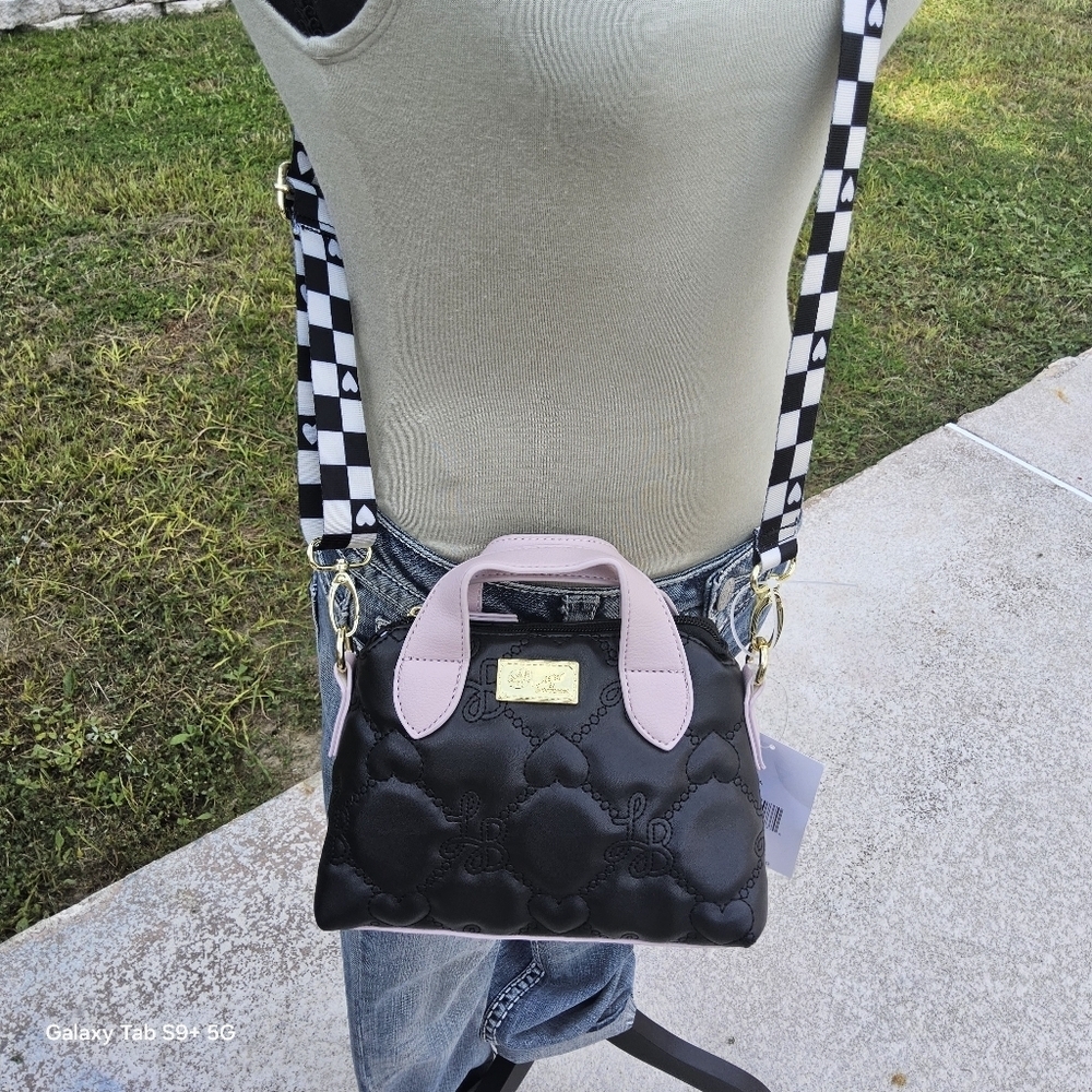 BETSEY JOHNSON BLACK n MULTI COLORED  QUILTED LOGO n HEART  LUV BETSEY CROSSBODY - Picture 7 of 7